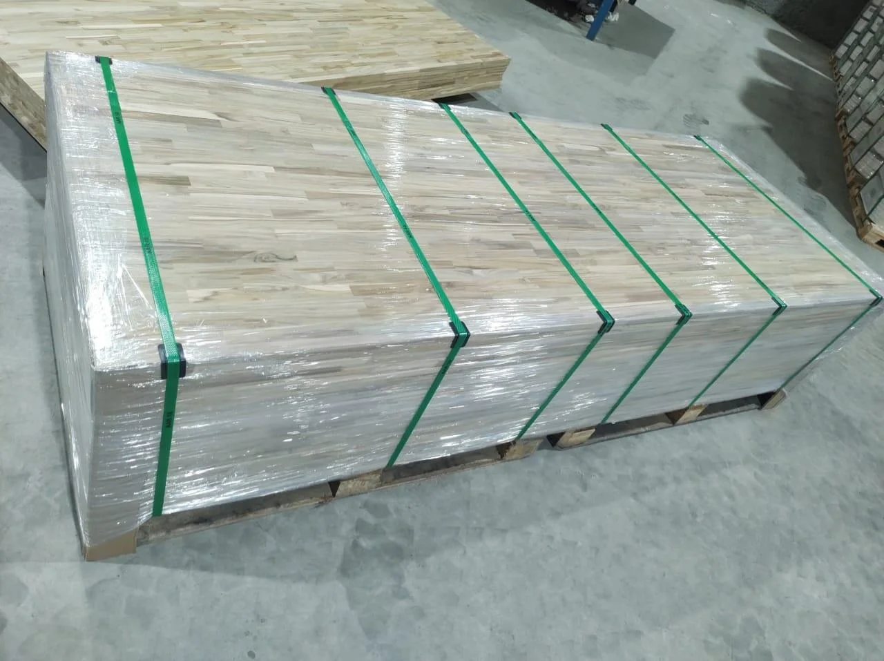 Plantation teak solid wood panels from Brazil